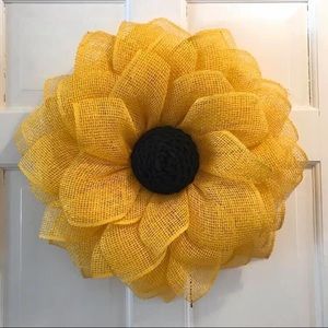 NWOT Yellow Sunflower wreath/black center.